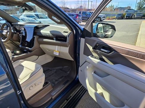 New 2026 GMC Yukon XL Denali w/ Denali Reserve Package image 44