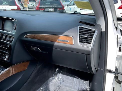 Used 2017 Audi Q5 2.0T Premium image 18