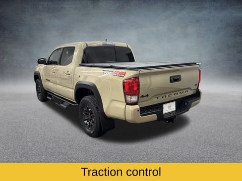 Used 2017 Toyota Tacoma TRD Off-Road image 6