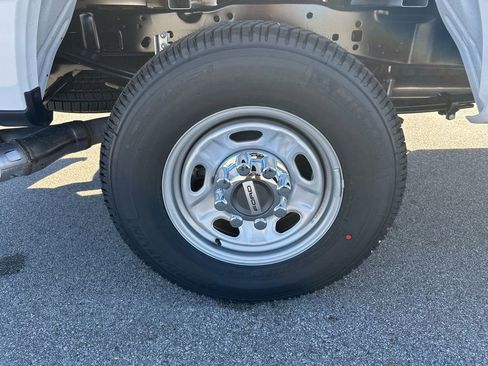 New 2026 Ford F250 XL w/ XL Chrome Package image 41