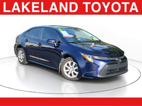 Certified 2025 Toyota Corolla LE FWD image 1
