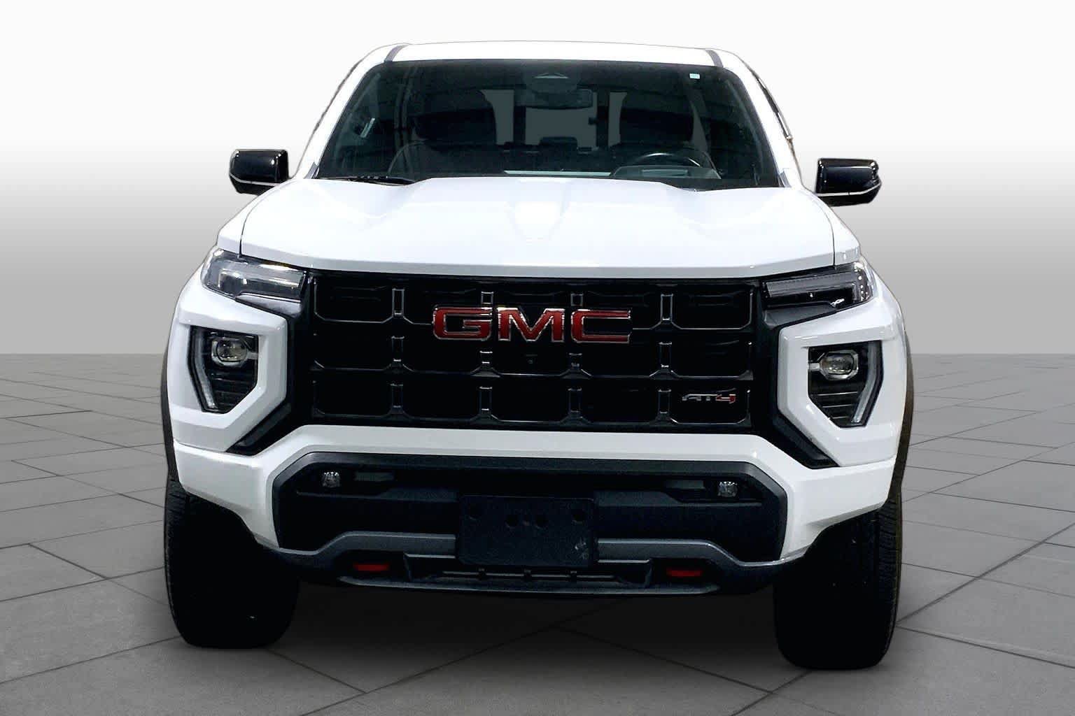 Used 2023 GMC Canyon AT4 w/ AT4 Premium Package AWD/4WD image 4