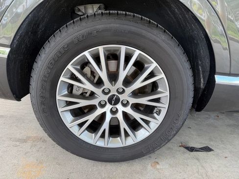 Used 2025 Genesis GV80 2.5T Standard AWD/4WD image 21