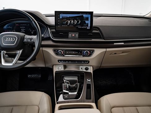 Certified 2025 Audi Q5 2.0T Premium w/ Convenience Plus Package image 33