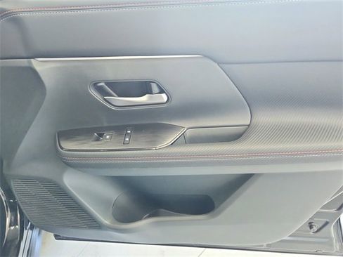 New 2026 Nissan Kicks SR image 37