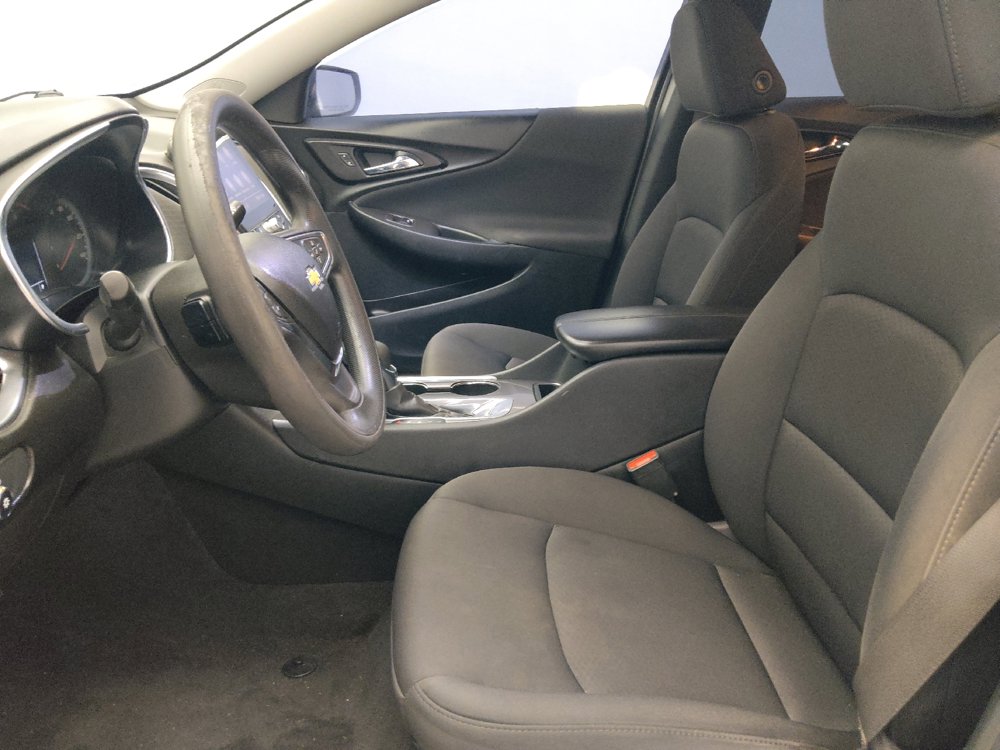 Used 2021 Chevrolet Malibu LT FWD image 17