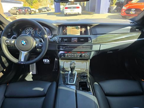 Used 2015 BMW 550i Sedan image 18