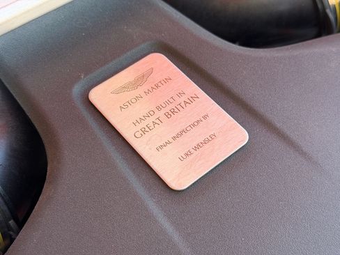 Used 2023 Aston Martin V8 Vantage Roadster RWD image 21