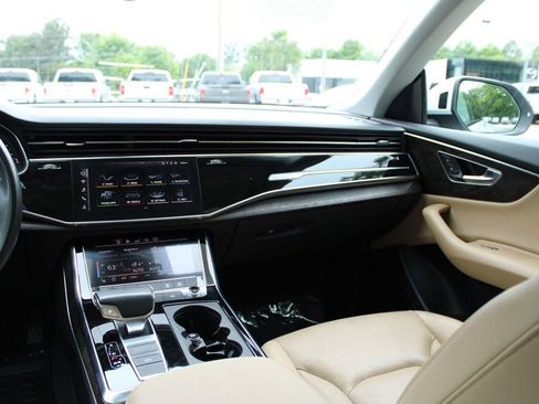 Used 2019 Audi Q8 Premium Plus AWD/4WD image 16