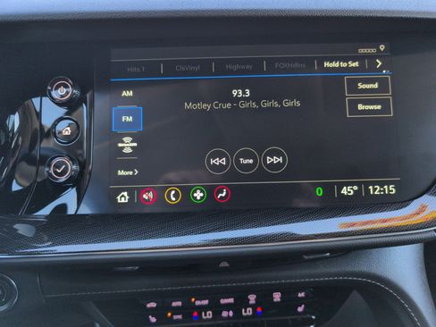 Used 2023 Buick Envision Essence w/ Sport Touring Package image 20