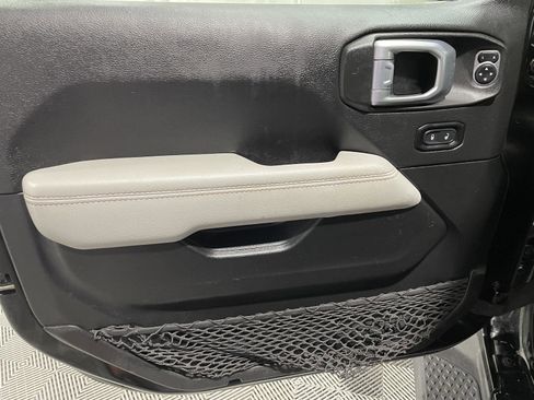 Used 2022 Jeep Gladiator Overland image 26