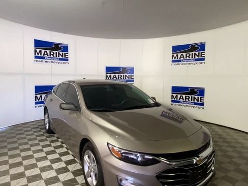 Used 2022 Chevrolet Malibu LS w/ LPO, Floor Liner Package FWD image 4