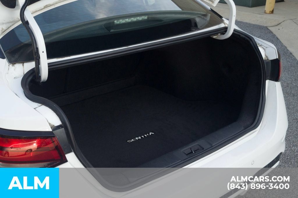 Used 2024 Nissan Sentra SV FWD image 8