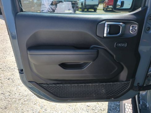 Used 2024 Jeep Wrangler Sport AWD/4WD image 14