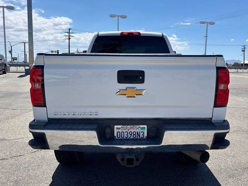 Used 2018 Chevrolet Silverado 2500 W/T w/ WT Convenience Package AWD/4WD image 4