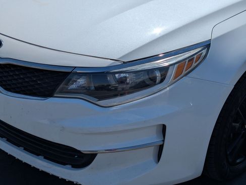 Used 2017 Kia Optima LX FWD image 12