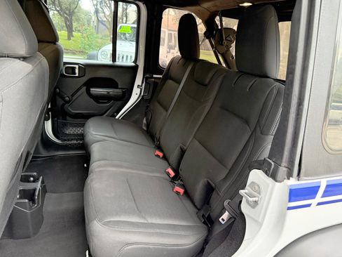 Used 2018 Jeep Wrangler Unlimited Sport AWD/4WD image 38