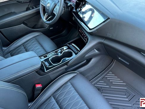 Certified 2023 Buick Envision Avenir image 18