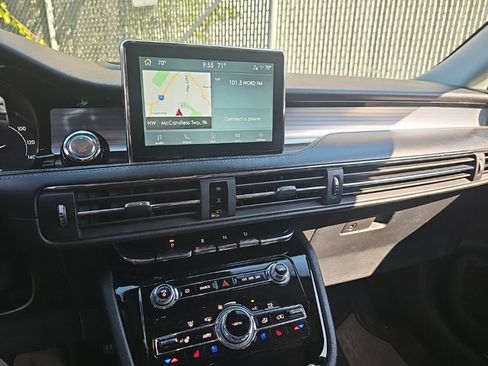 Used 2022 Lincoln Corsair AWD w/ Premium Package image 8