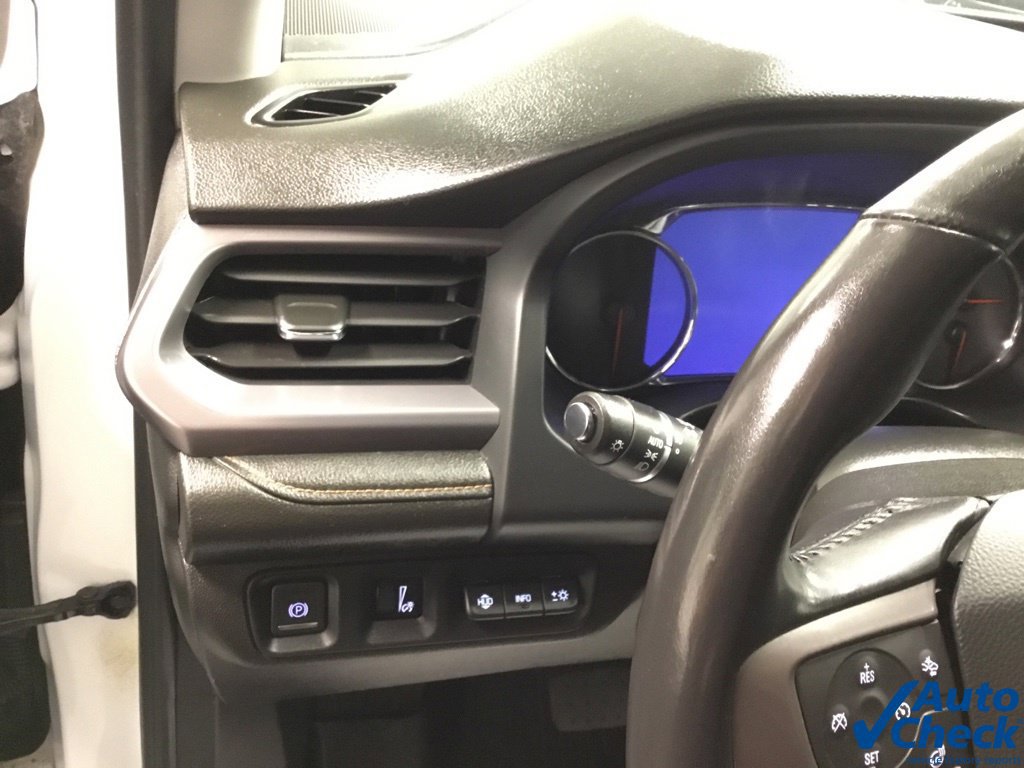 Used 2022 GMC Acadia AT4 w/ Technology Package AWD/4WD image 23