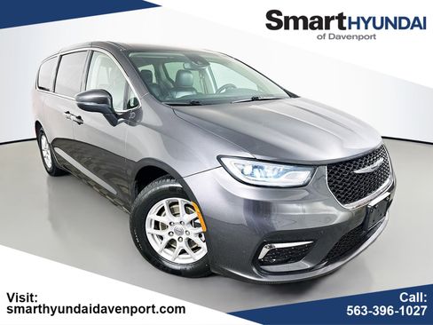 Used 2023 Chrysler Pacifica Touring-L image 1