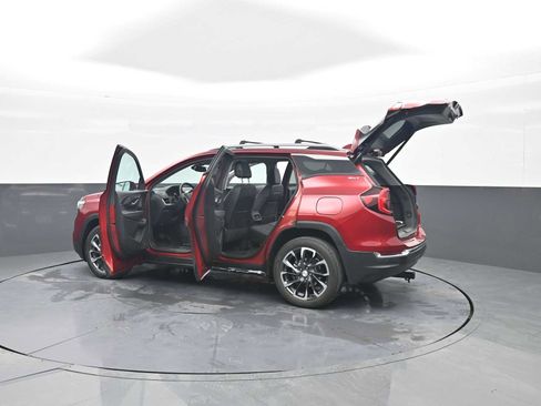 Used 2023 GMC Terrain SLT image 48