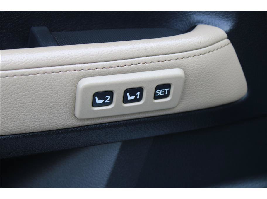 Used 2016 Toyota 4Runner Limited AWD/4WD image 16