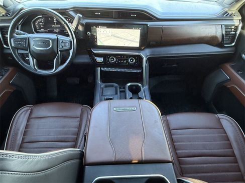 Used 2024 GMC Sierra 2500 Denali Ultimate image 11