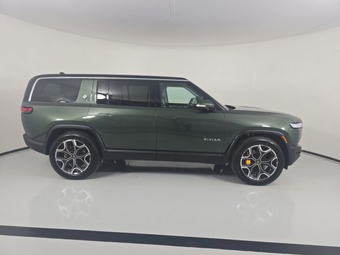 Used 2024 Rivian R1S Adventure AWD/4WD image 6