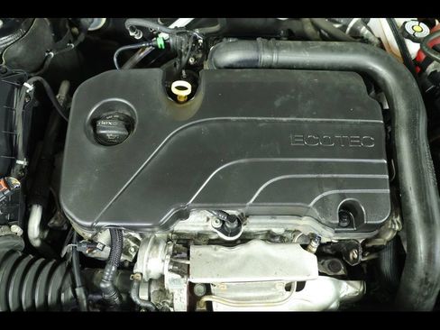 Used 2021 Chevrolet Malibu LT FWD image 19