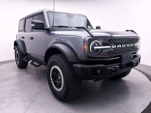 Used 2023 Ford Bronco Badlands image 9