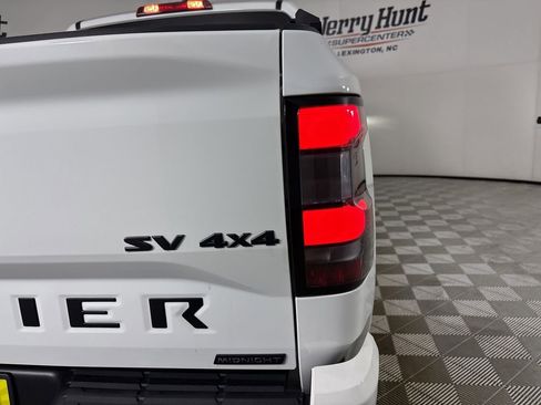 Used 2023 Nissan Frontier SV w/ Midnight Edition Package image 33
