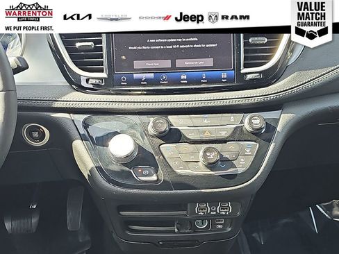 Used 2022 Chrysler Pacifica Touring-L w/ S Appearance Package image 25