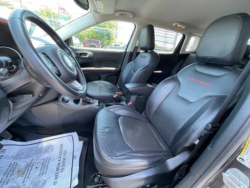 Used 2018 Jeep Compass Trailhawk w/ Leather Interior Group AWD/4WD image 10