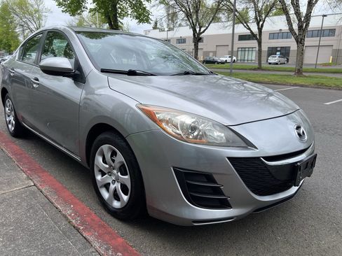 Used 2010 MAZDA MAZDA3 i Sport FWD image 2
