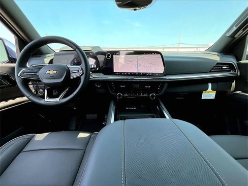 New 2025 Chevrolet Suburban Premier image 10