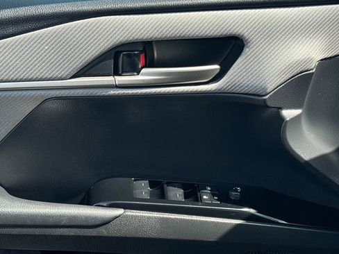 Used 2025 Toyota Camry SE w/ Convenience Package image 32