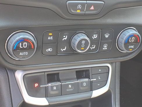 Used 2023 GMC Terrain SLT w/ Infotainment Package II AWD/4WD image 31