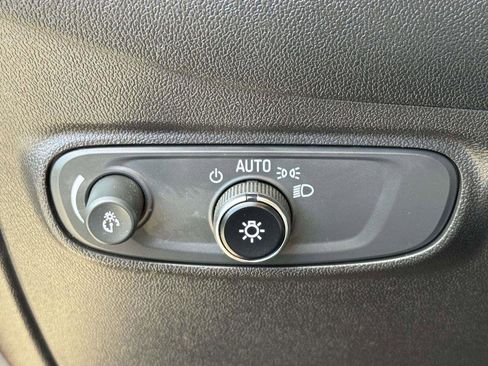 Used 2023 Chevrolet Equinox RS w/ RS Leather Package image 17