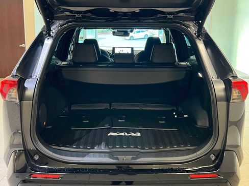 Certified 2025 Toyota RAV4 XSE image 28