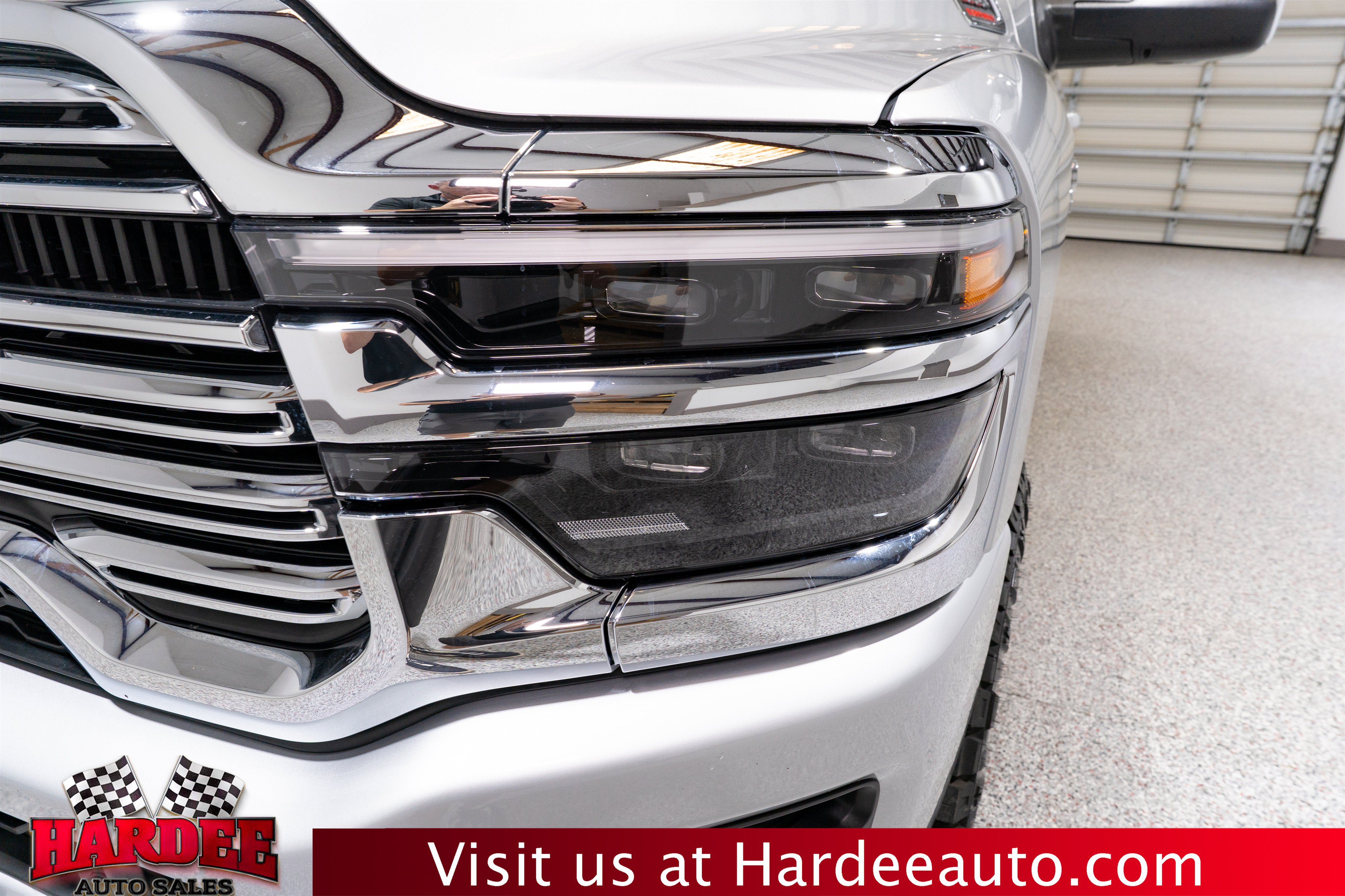 Used 2026 RAM 2500 Laramie AWD/4WD image 8