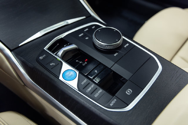 Certified 2024 BMW i4 eDrive35 w/ Premium Package RWD image 16