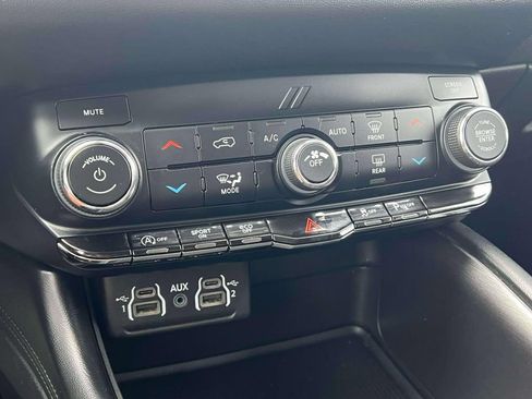 Used 2022 Dodge Durango SXT AWD/4WD image 24