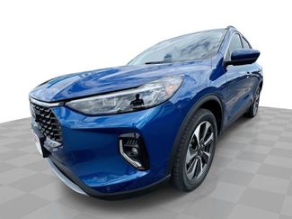 Used 2023 Ford Escape Platinum image 1
