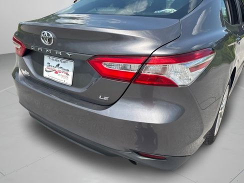 Used 2018 Toyota Camry LE FWD image 31