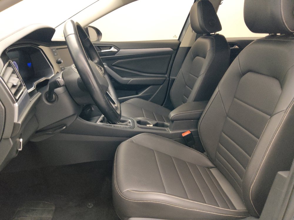 Used 2024 Volkswagen Jetta SE FWD image 17