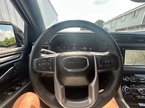 Used 2024 GMC Yukon Denali w/ Denali Reserve Package AWD/4WD image 23