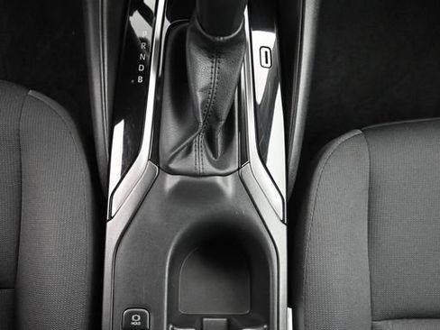 Used 2025 Toyota Corolla LE FWD image 19