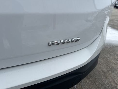 Used 2024 GMC Terrain SLE image 14