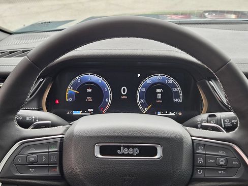 New 2026 Jeep Grand Cherokee Limited AWD/4WD image 15